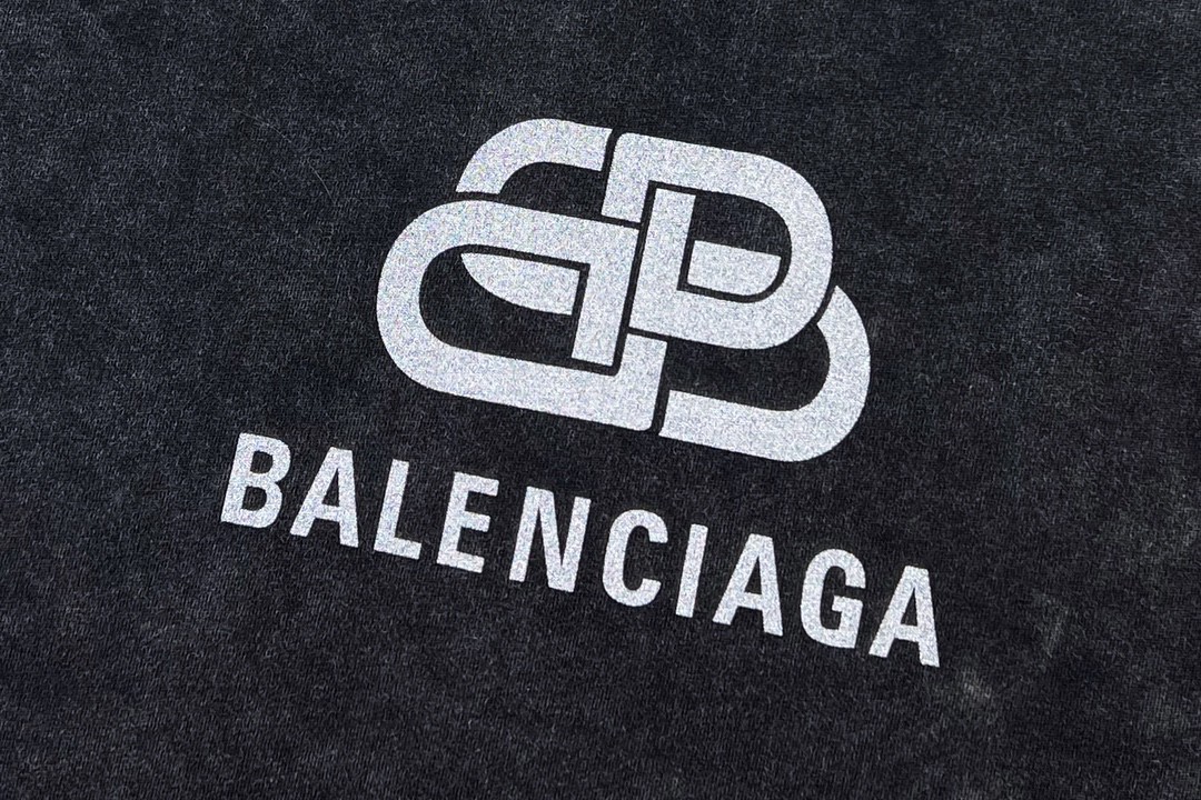Balenciaga 巴黎世家 锁扣 Logo 胸前印花字母 短袖 深灰色 T 恤 圆领 夏季 男女同款