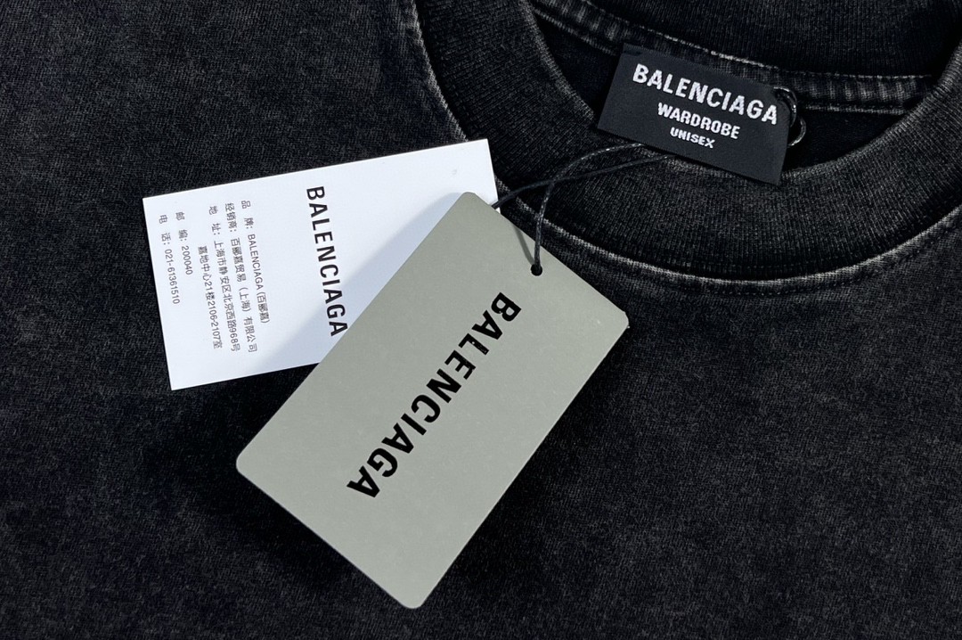 Balenciaga 巴黎世家 锁扣 Logo 胸前印花字母 短袖 深灰色 T 恤 圆领 夏季 男女同款