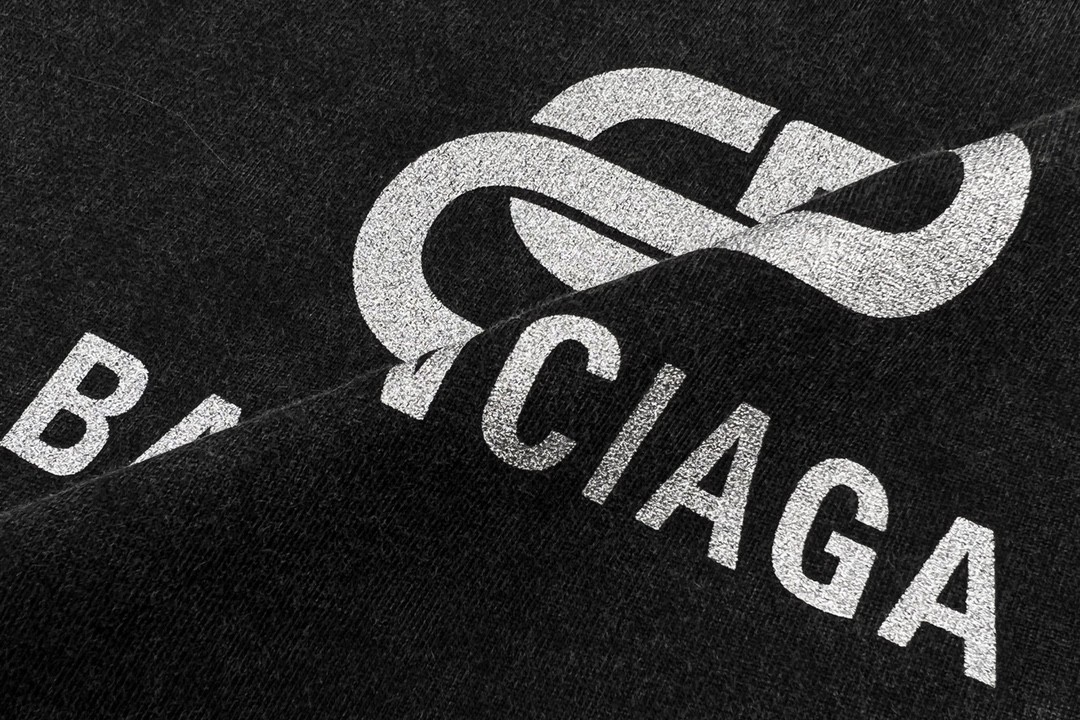 Balenciaga 巴黎世家 锁扣 Logo 胸前印花字母 短袖 深灰色 T 恤 圆领 夏季 男女同款