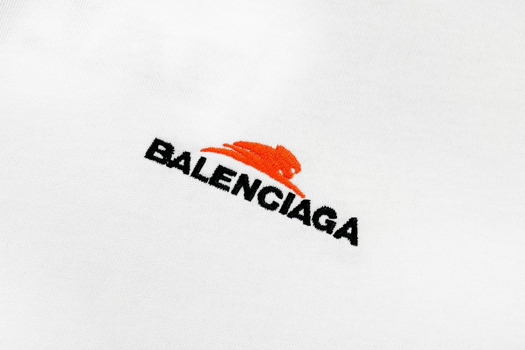 Balenciaga 巴黎世家 Political Campaign Large Fit Logo 刺绣图案 字母logo 短袖 白色 T 