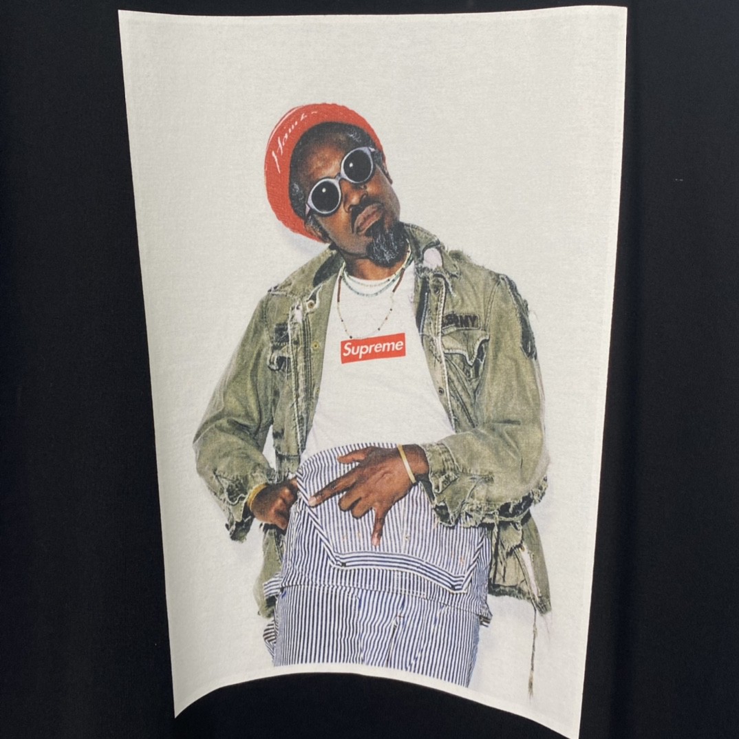 Supreme FW22 Week1 Andre 3000 Tee 安德雷本杰明 图案印花 黑色 短袖 T 恤 男女同款
