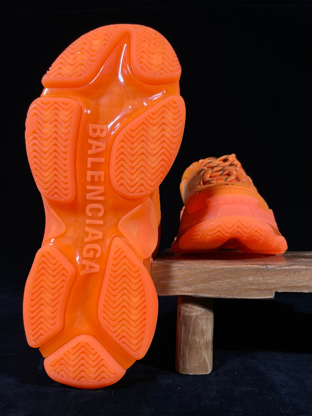 Balenciaga Triple S Clear Sole 巴黎世家 橙色 气垫 老爹鞋 运动 复古板鞋 休闲鞋 男鞋 女鞋