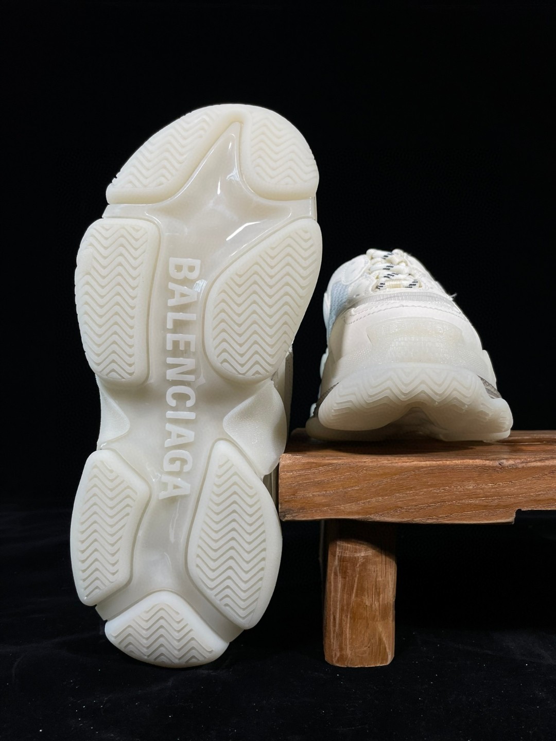 Balenciaga Triple S Clear Sole 巴黎世家 白色 气垫 老爹鞋 运动 复古板鞋 休闲鞋 男鞋 女鞋