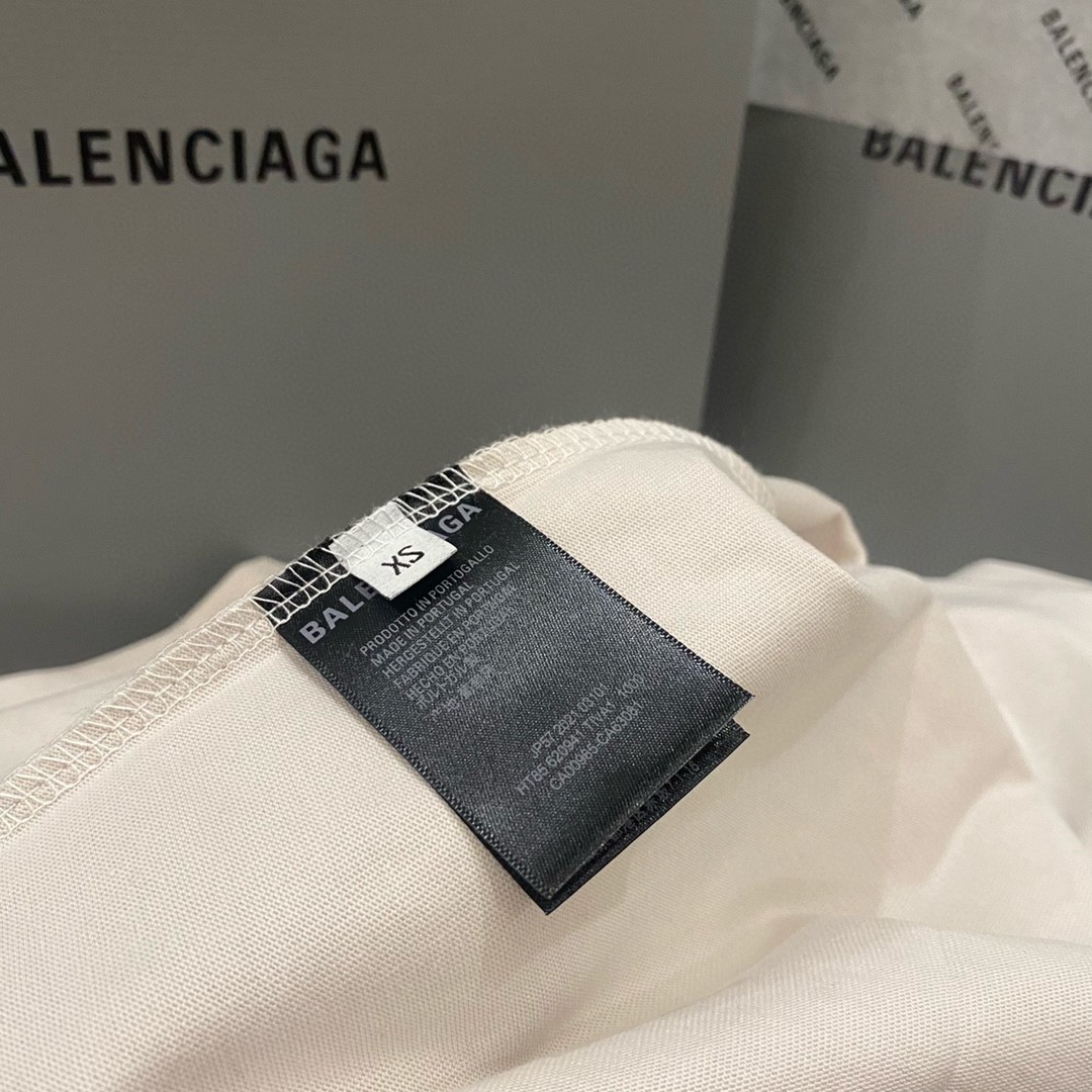 Balenciaga FW22 Be Different 苹果徽标印花短袖 米白色 T 恤 圆领 夏季 男女同款