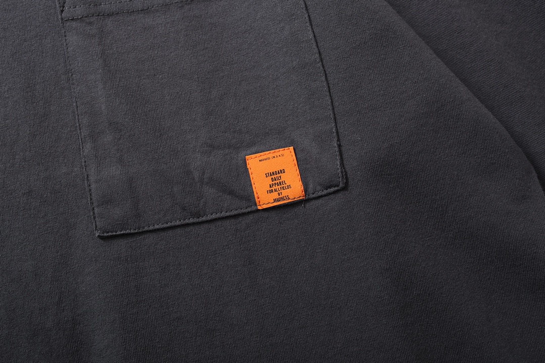 MADNESS TEE 圆领 T恤 深灰色 短袖 夏款 男女同款