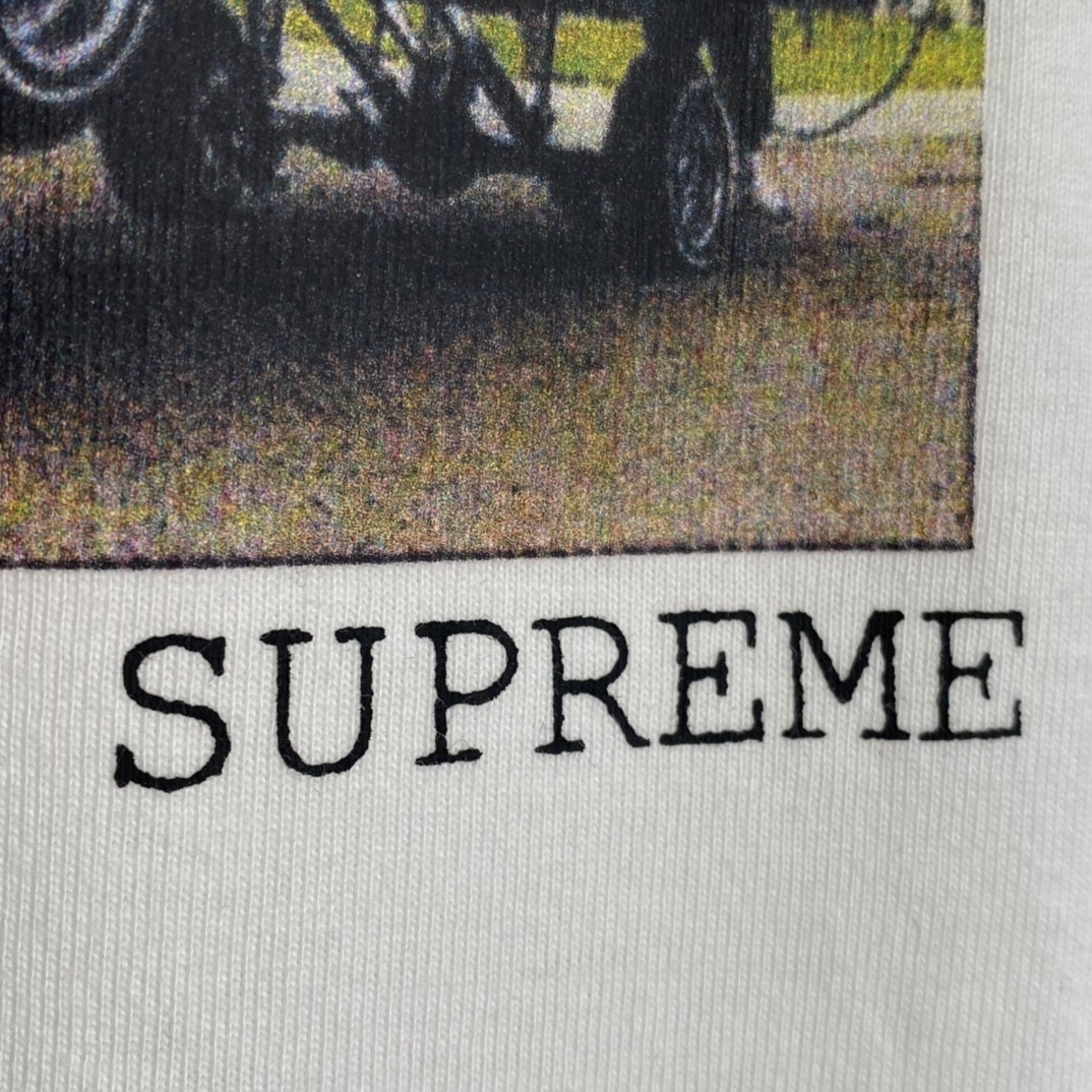 Supreme x DSM 联名款 北京限定 汽车图案印花 白色 短袖 T 恤 男女同款 SUP-FW22-420