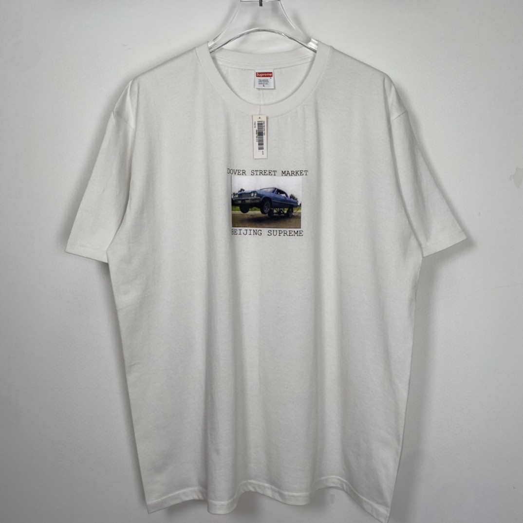 Supreme x DSM 联名款 北京限定 汽车图案印花 白色 短袖 T 恤 男女同款 SUP-FW22-420