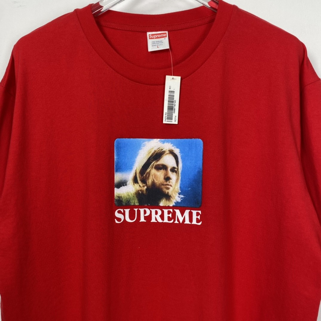 Supreme SS23 Week 1 KURT COBAIN TEE 库尔特柯本印花 短袖 红色 T 恤 男女同款 SUP-SS23-002