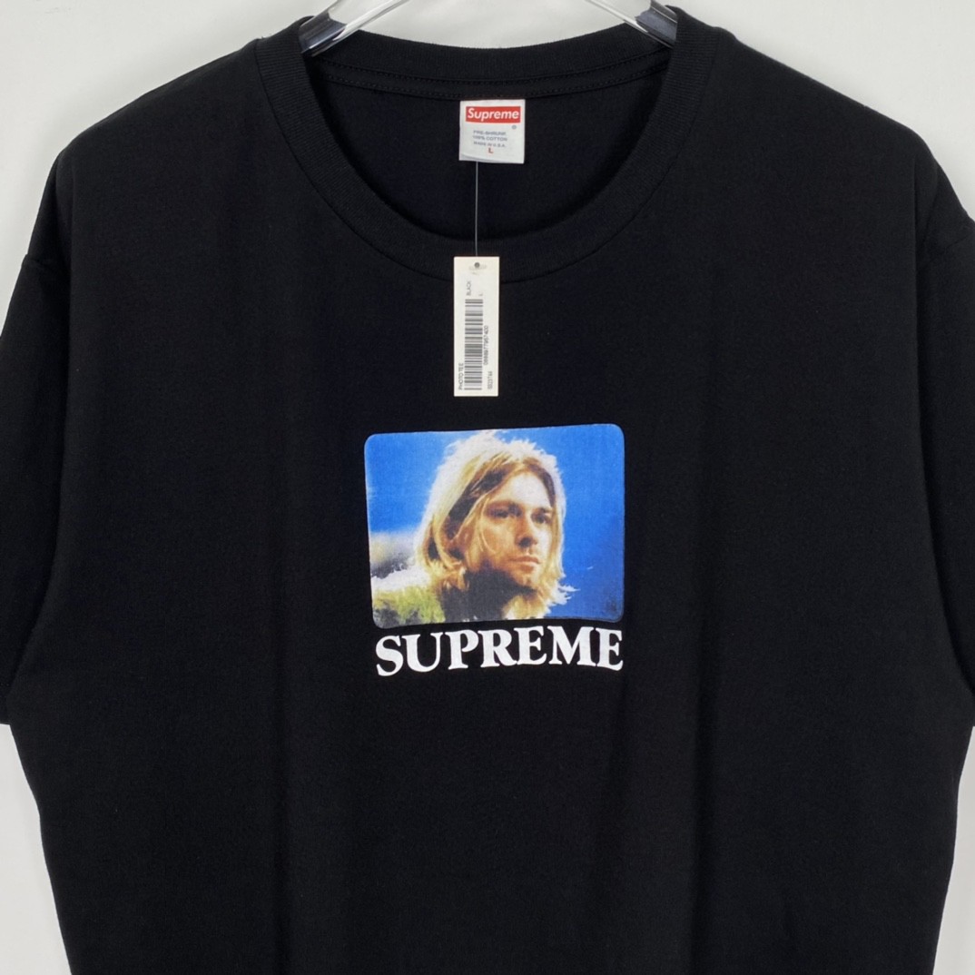 Supreme SS23 Week 1 KURT COBAIN TEE 库尔特柯本印花 短袖 黑色 T 恤 男女同款 SUP-SS23-002