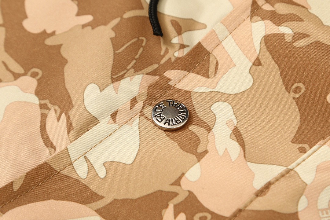 THE NORTH FACE 北面 新春兔年限定系列  ICON 1986品牌 Logo 迷彩印花 棕色 灰色 冲锋衣 夾克 防水 防風 外套 男款 女款 NF0A7UR9-II7