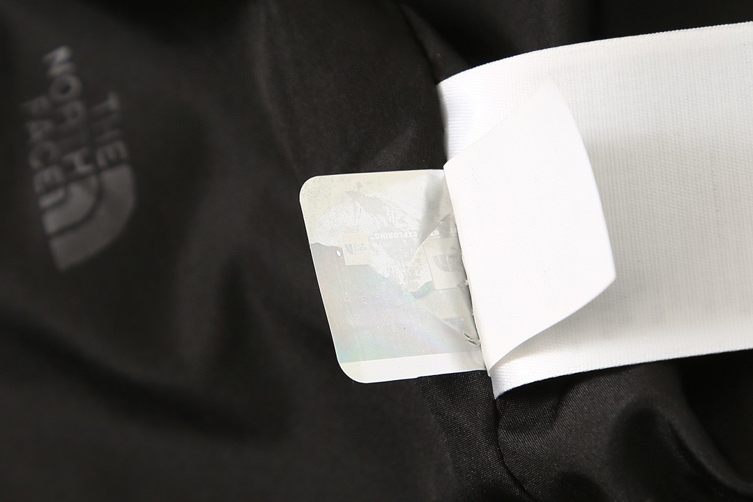 THE NORTH FACE 北面 新春兔年限定系列  ICON 1986品牌 Logo 迷彩印花 棕色 灰色 冲锋衣 夾克 防水 防風 外套 男款 女款 NF0A7UR9-II7