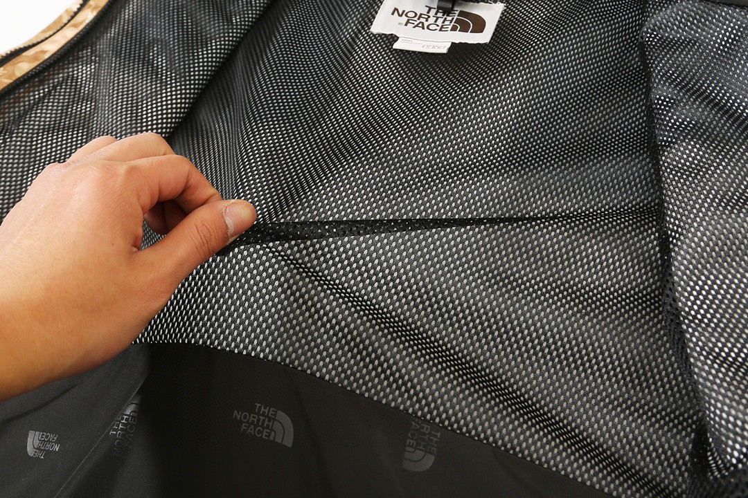 THE NORTH FACE 北面 新春兔年限定系列  ICON 1986品牌 Logo 迷彩印花 棕色 灰色 冲锋衣 夾克 防水 防風 外套 男款 女款 NF0A7UR9-II7