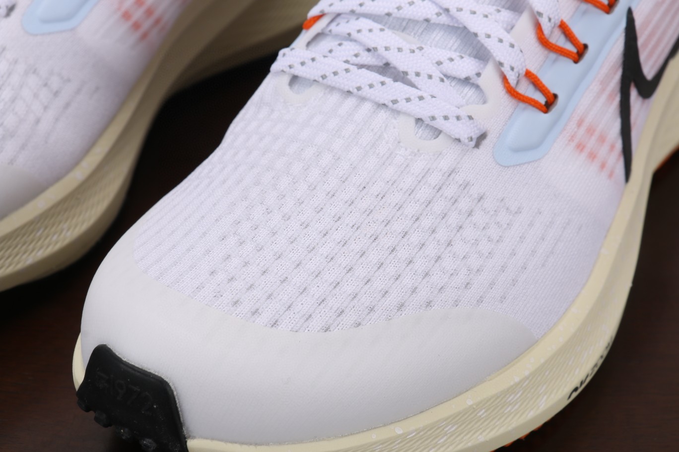 Nike Air Zoom Pegasus 39 登月39 白黑橙 低筒 运动鞋 跑步鞋 休闲鞋 男鞋 DX6050-101