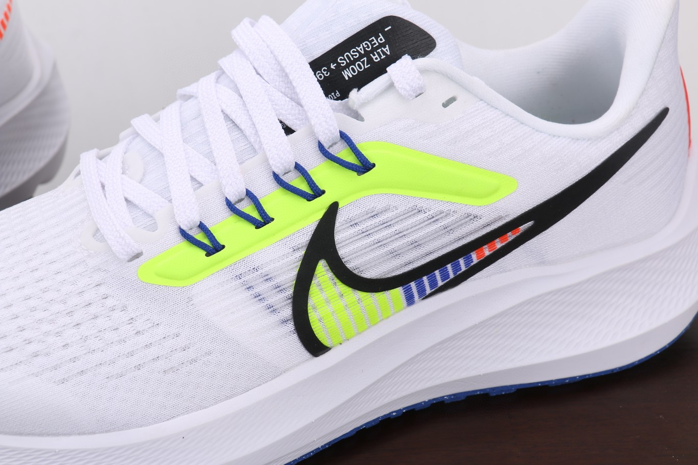 Nike Air Zoom Pegasus 39 登月39 白黄蓝 低筒 运动鞋 跑步鞋 休闲鞋 男鞋 DM4015-100