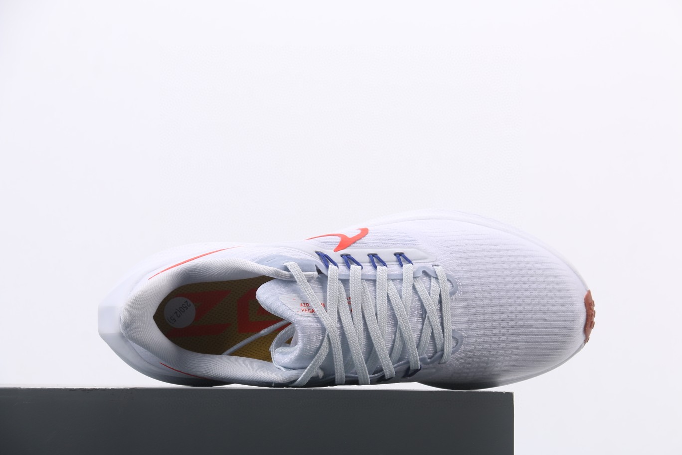 Nike Air Zoom Pegasus 39 登月39 白红 低筒 运动鞋 跑步鞋 休闲鞋 男鞋