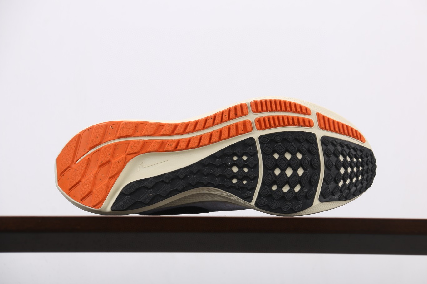 Nike Air Zoom Pegasus 39 登月39 白黑橙 低筒 运动鞋 跑步鞋 休闲鞋 男鞋 DX6050-101