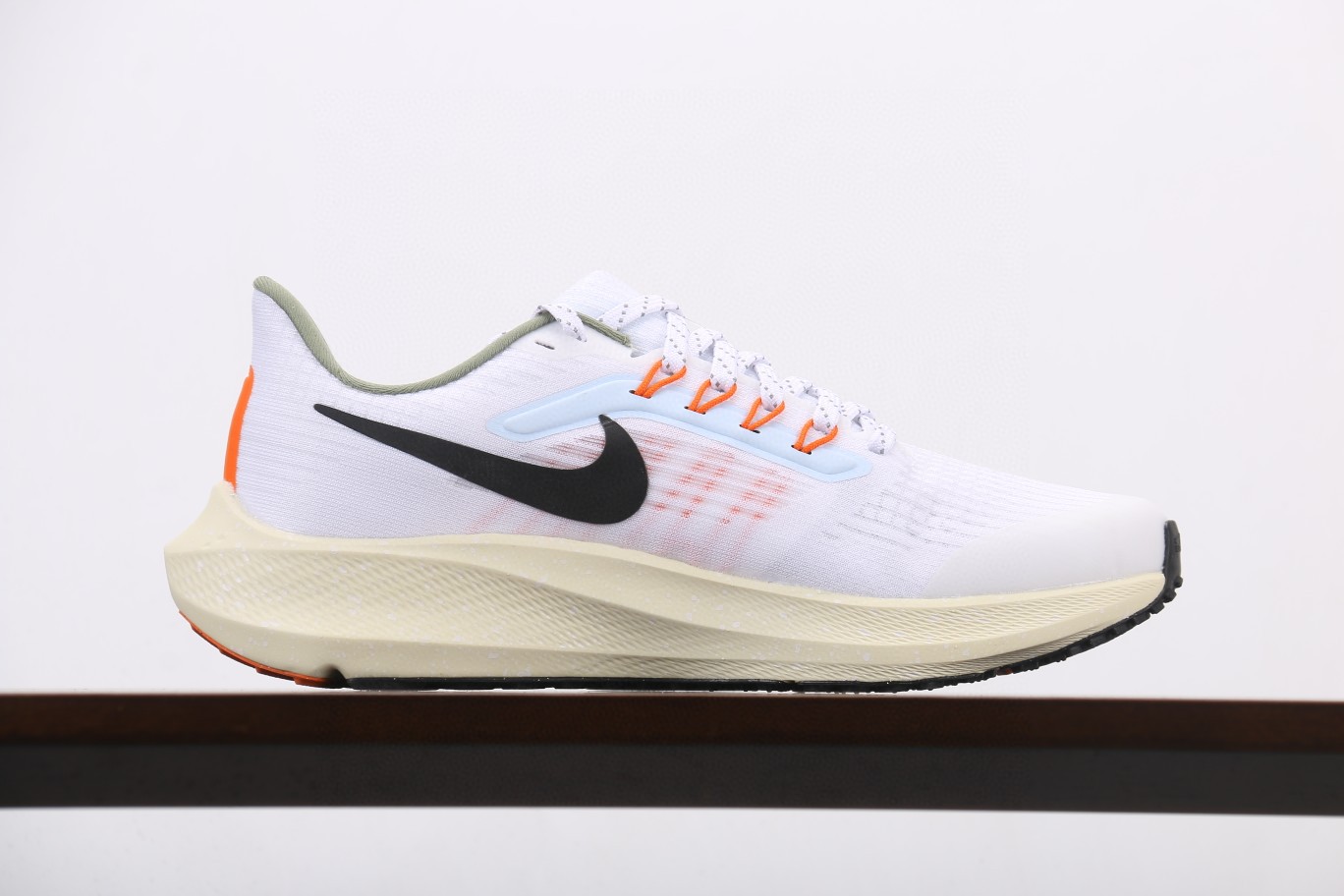 Nike Air Zoom Pegasus 39 登月39 白黑橙 低筒 运动鞋 跑步鞋 休闲鞋 男鞋 DX6050-101