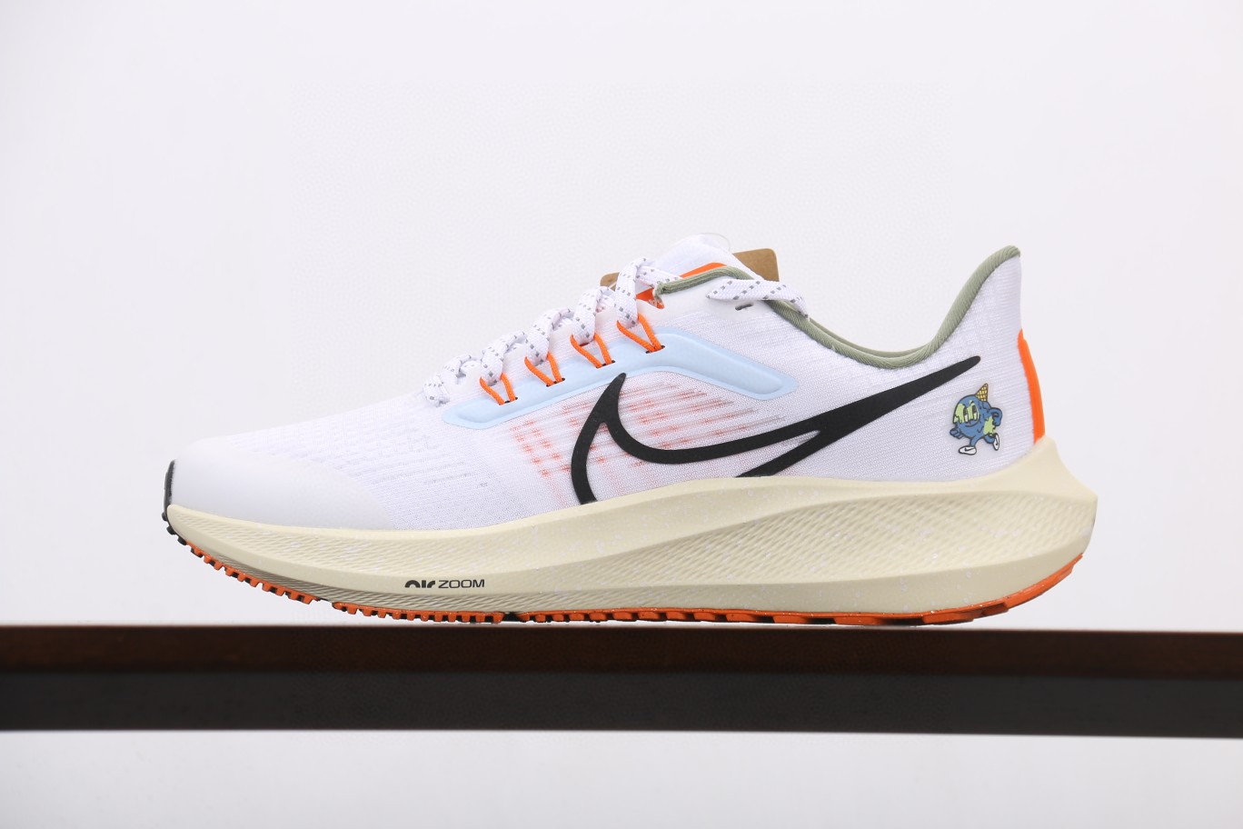 Nike Air Zoom Pegasus 39 登月39 白黑橙 低筒 运动鞋 跑步鞋 休闲鞋 男鞋 DX6050-101