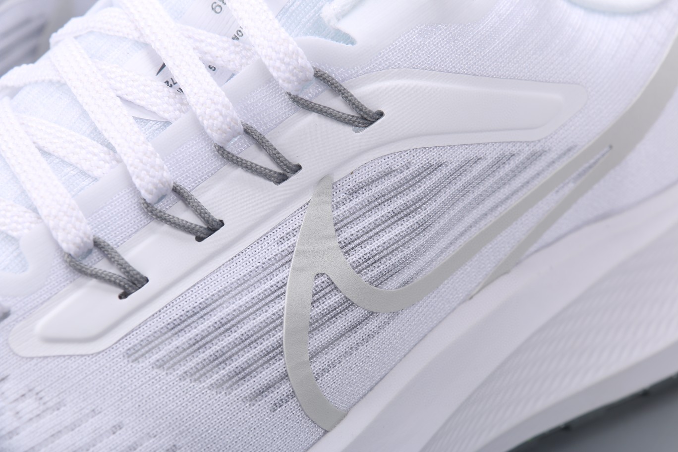 Nike Air Zoom Pegasus 39 登月39 白灰 低筒 运动鞋 跑步鞋 休闲鞋 男鞋 女鞋 DH4071-100