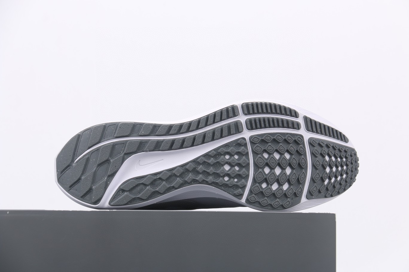 Nike Air Zoom Pegasus 39 登月39 白灰 低筒 运动鞋 跑步鞋 休闲鞋 男鞋 女鞋 DH4071-100