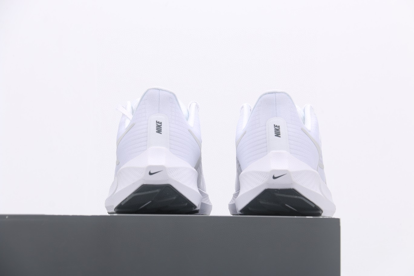 Nike Air Zoom Pegasus 39 登月39 白灰 低筒 运动鞋 跑步鞋 休闲鞋 男鞋 女鞋 DH4071-100