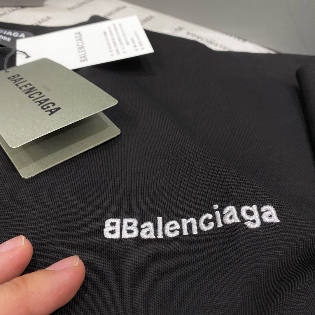 BALENCIAGA 巴黎世家 胸前BB字母小标刺绣 纯色 小字母 短袖 黑色 T 恤 圆领 夏季 男女同款 