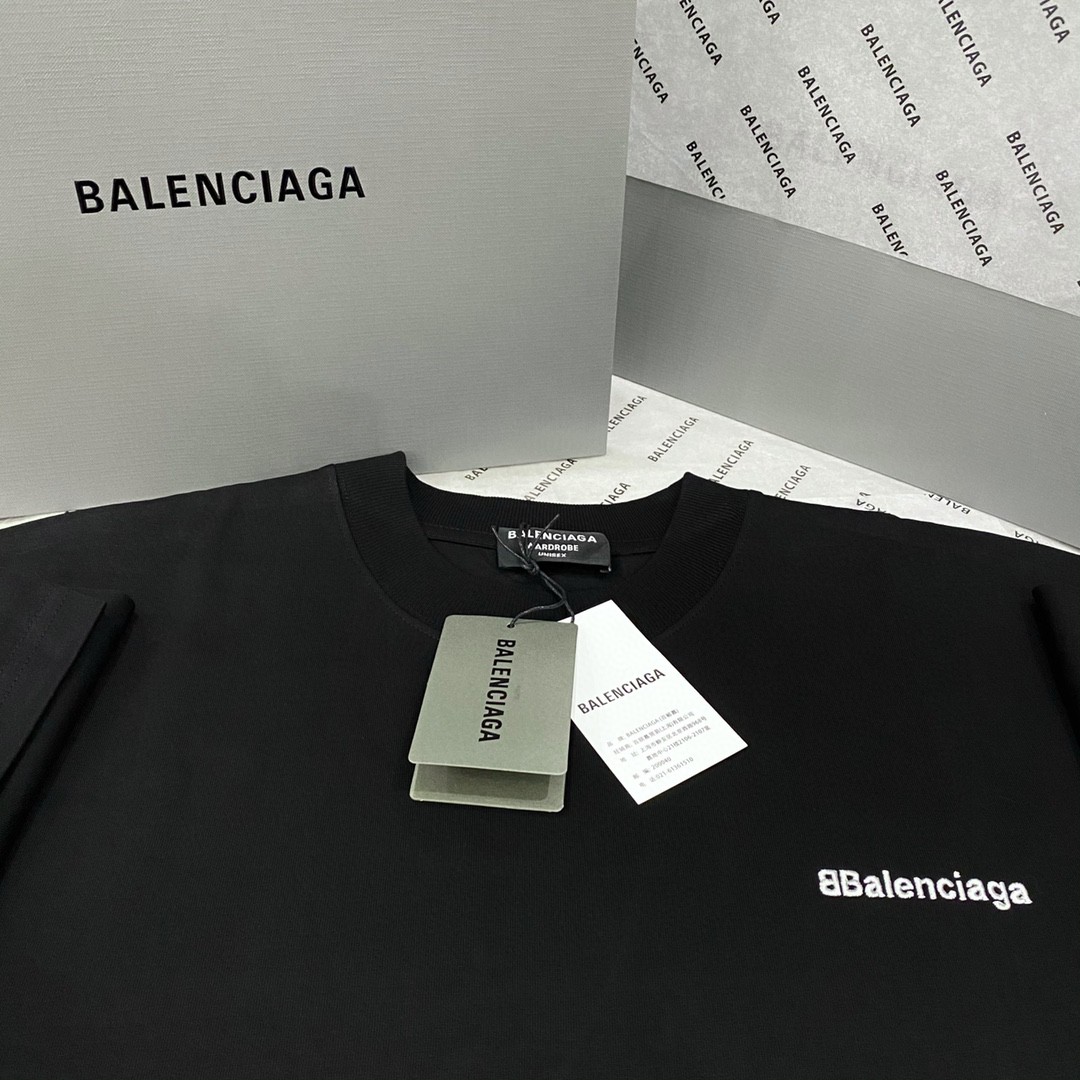 BALENCIAGA 巴黎世家 胸前BB字母小标刺绣 纯色 小字母 短袖 黑色 T 恤 圆领 夏季 男女同款 