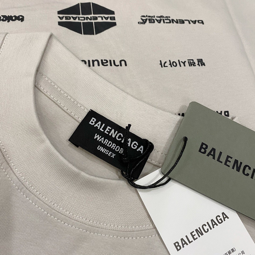 Balenciaga SS23字母Logo 印花米白色T 恤圆领短袖夏季男女同款