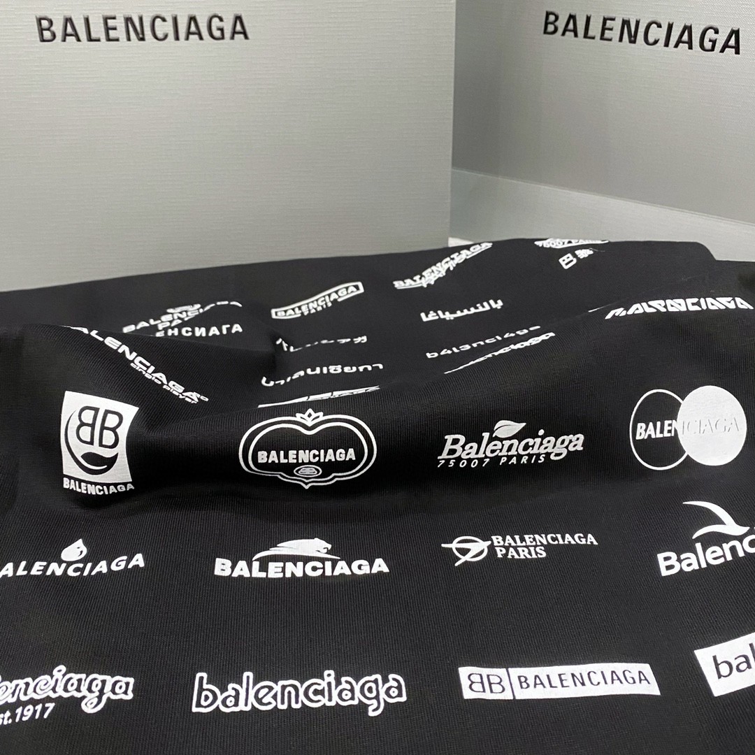 Balenciaga SS23字母 Logo 印花 黑色 T 恤 圆领 夏季 男女同款 712398TNVQ71070