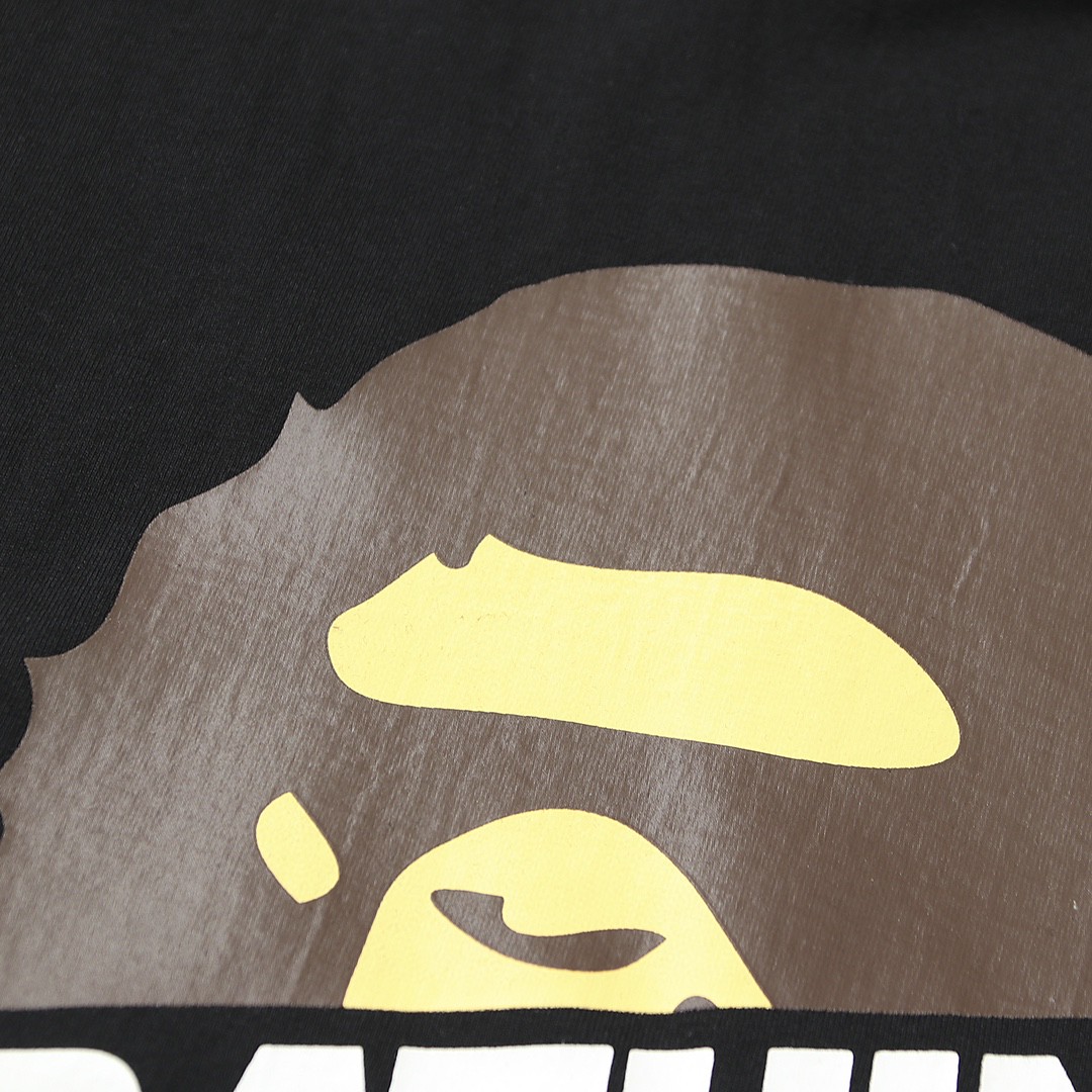 A BATHING APE BAPE 猿人头 字母logo印花 黑色 白色 圆领 T恤 短袖 夏款 男女同款 