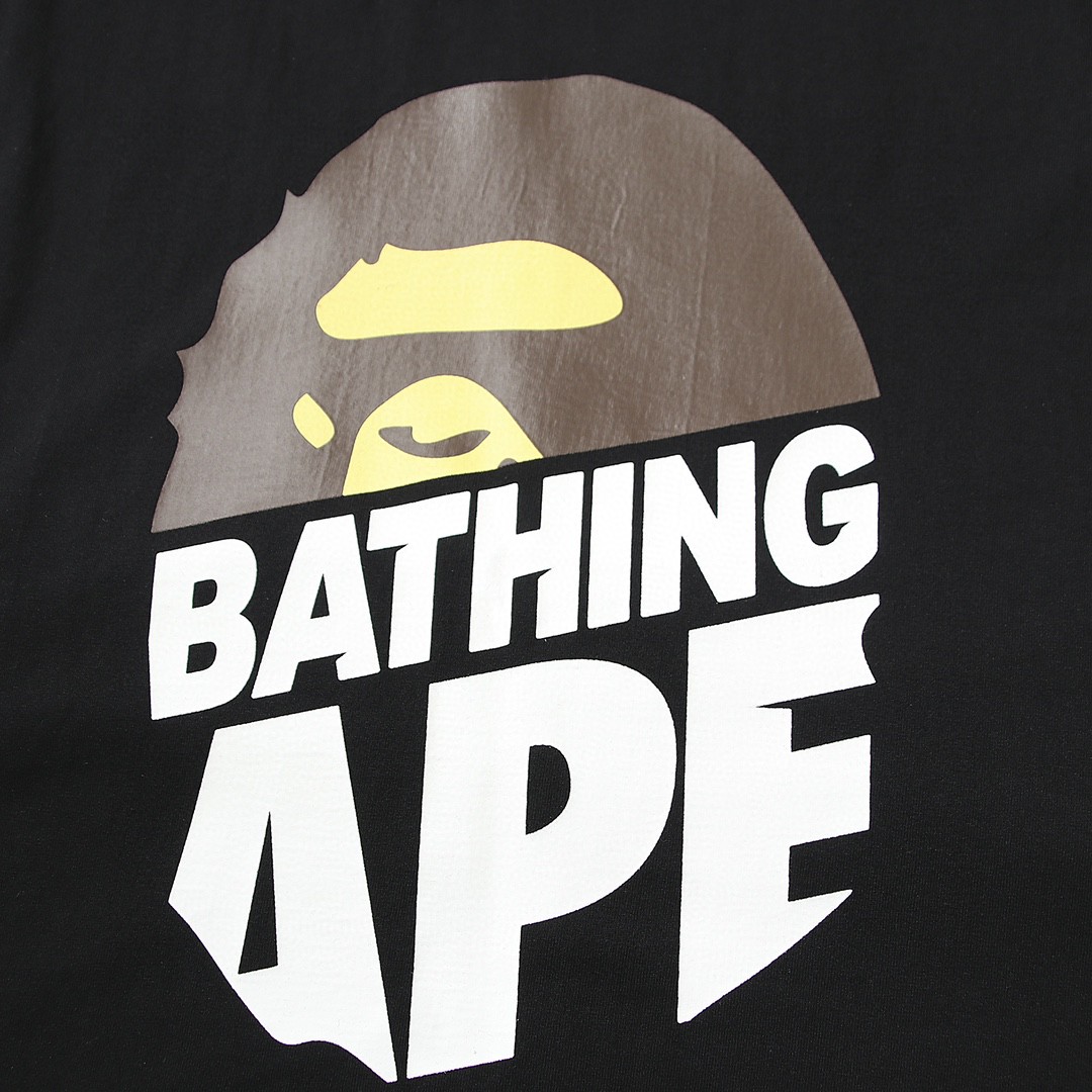 A BATHING APE BAPE 猿人头 字母logo印花 黑色 白色 圆领 T恤 短袖 夏款 男女同款 