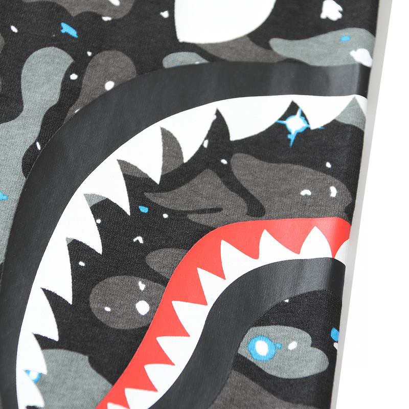 A BATHING APE BAPE Space 星空夜光 迷彩两侧鲨鱼 圆领 T恤 短袖 夏款 男女同款 1F30-109-004