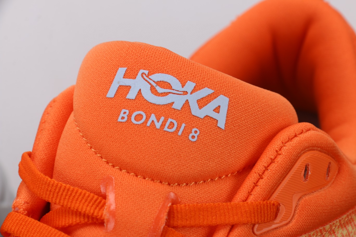 HOKA ONE ONE Bondi 8 邦代8 橙色 低筒 户外鞋 运动鞋 跑步鞋 跑鞋 男鞋 1123202-PBAY