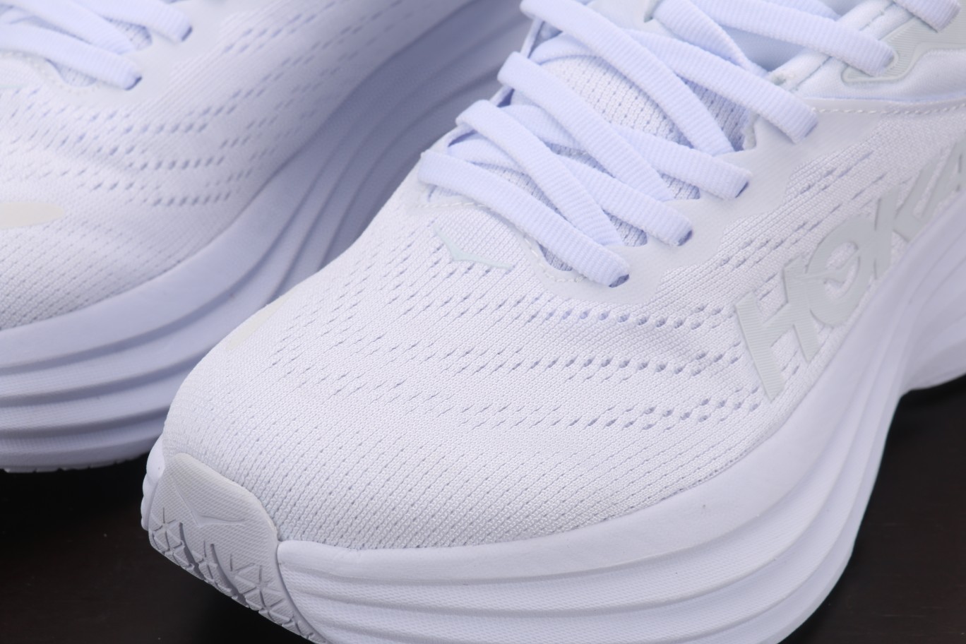 HOKA ONE ONE Bondi 8 邦代8 白色 低筒 户外鞋 运动鞋 跑步鞋 跑鞋 男鞋 1127952-WWH