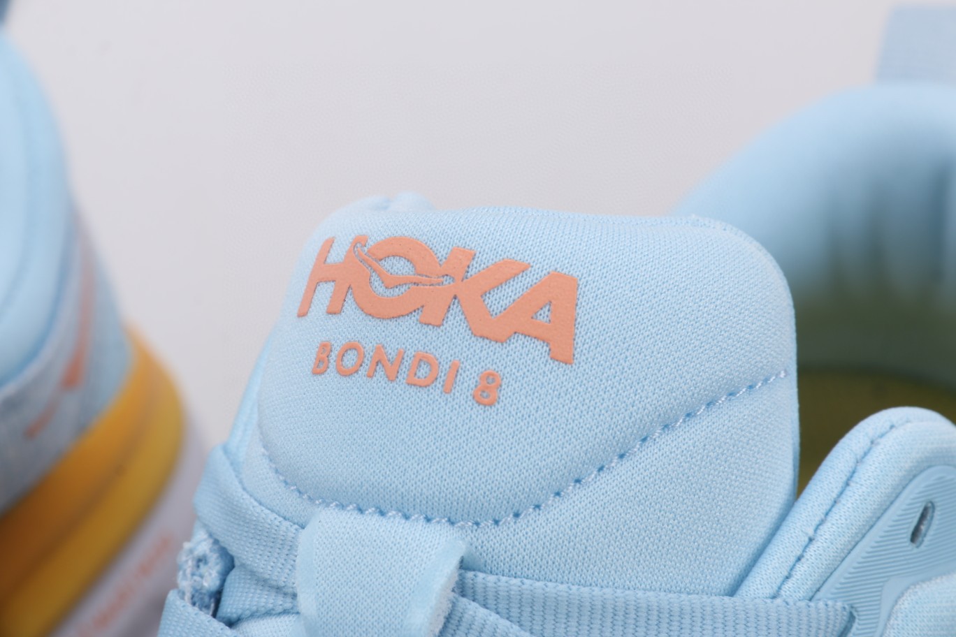 HOKA ONE ONE Bondi 8 邦代8 浅蓝色 低筒 户外鞋 运动鞋 跑步鞋 跑鞋 男鞋 1127952-SSCA