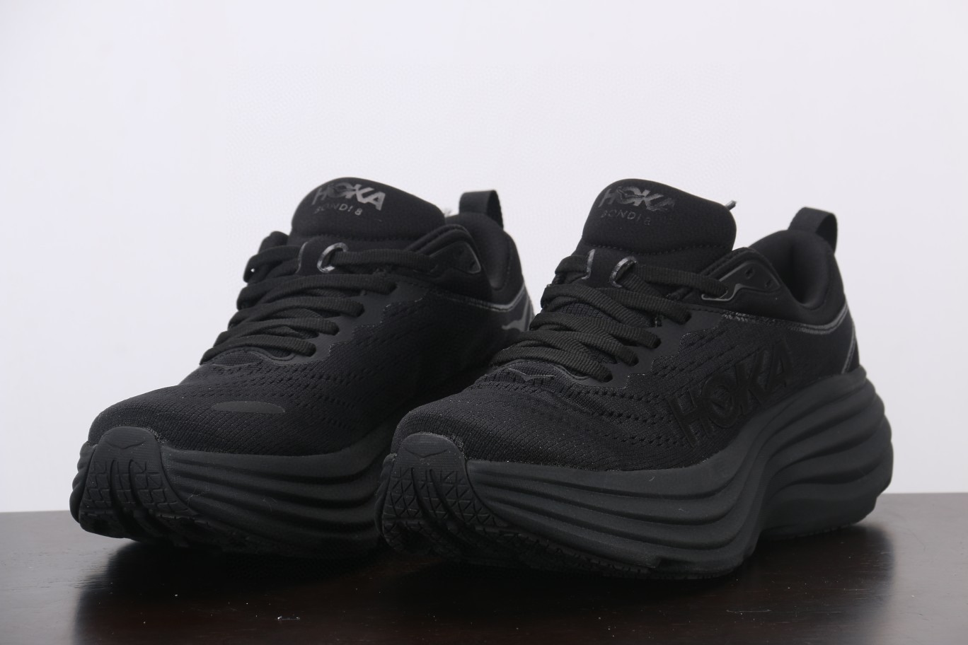 HOKA ONE ONE Bondi 8 邦代8 黑色 低筒 户外鞋 运动鞋 跑步鞋 跑鞋 男鞋 1127952-BBLC