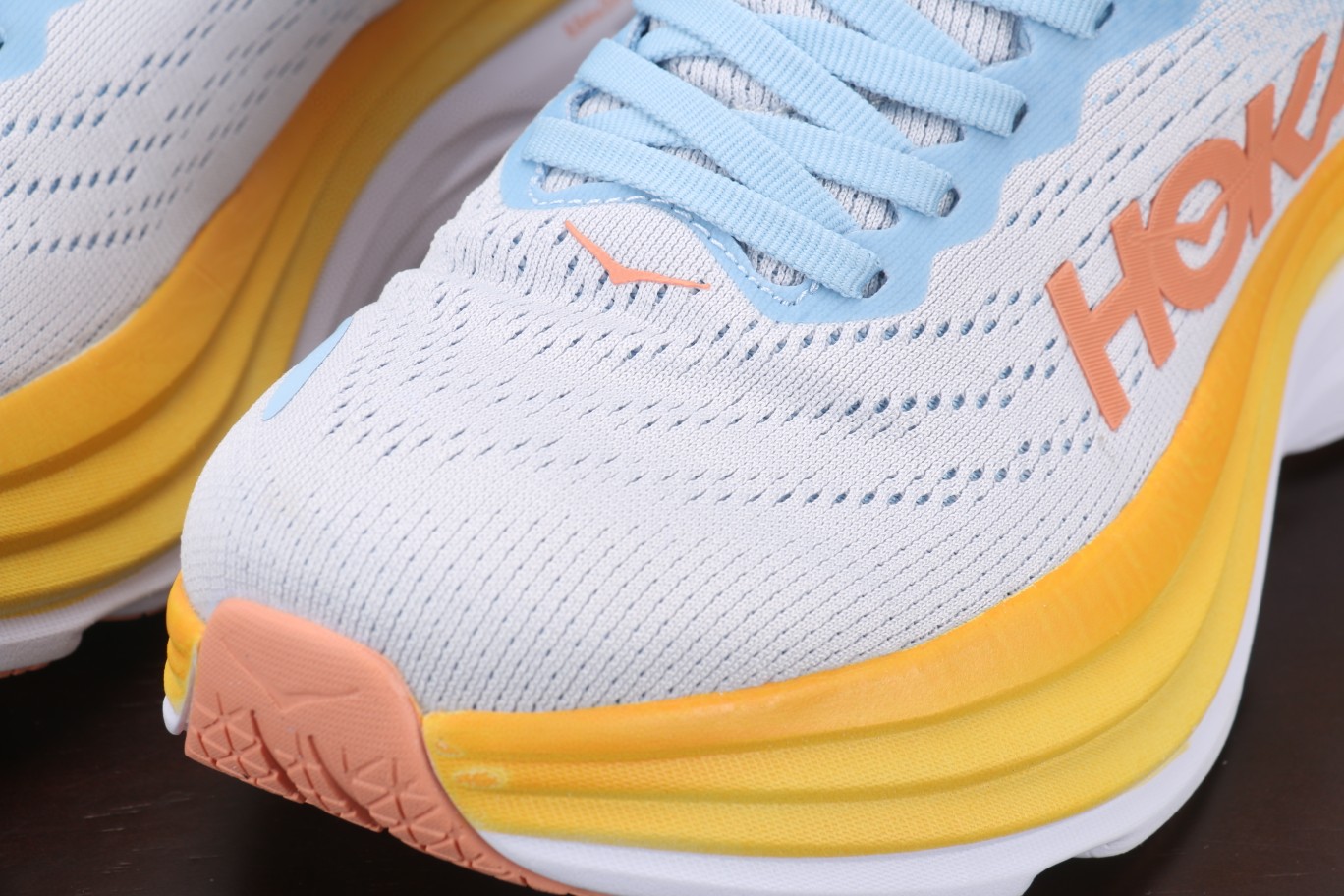 HOKA ONE ONE Bondi 8 邦代8 浅蓝色 低筒 户外鞋 运动鞋 跑步鞋 跑鞋 男鞋 1127952-SSCA