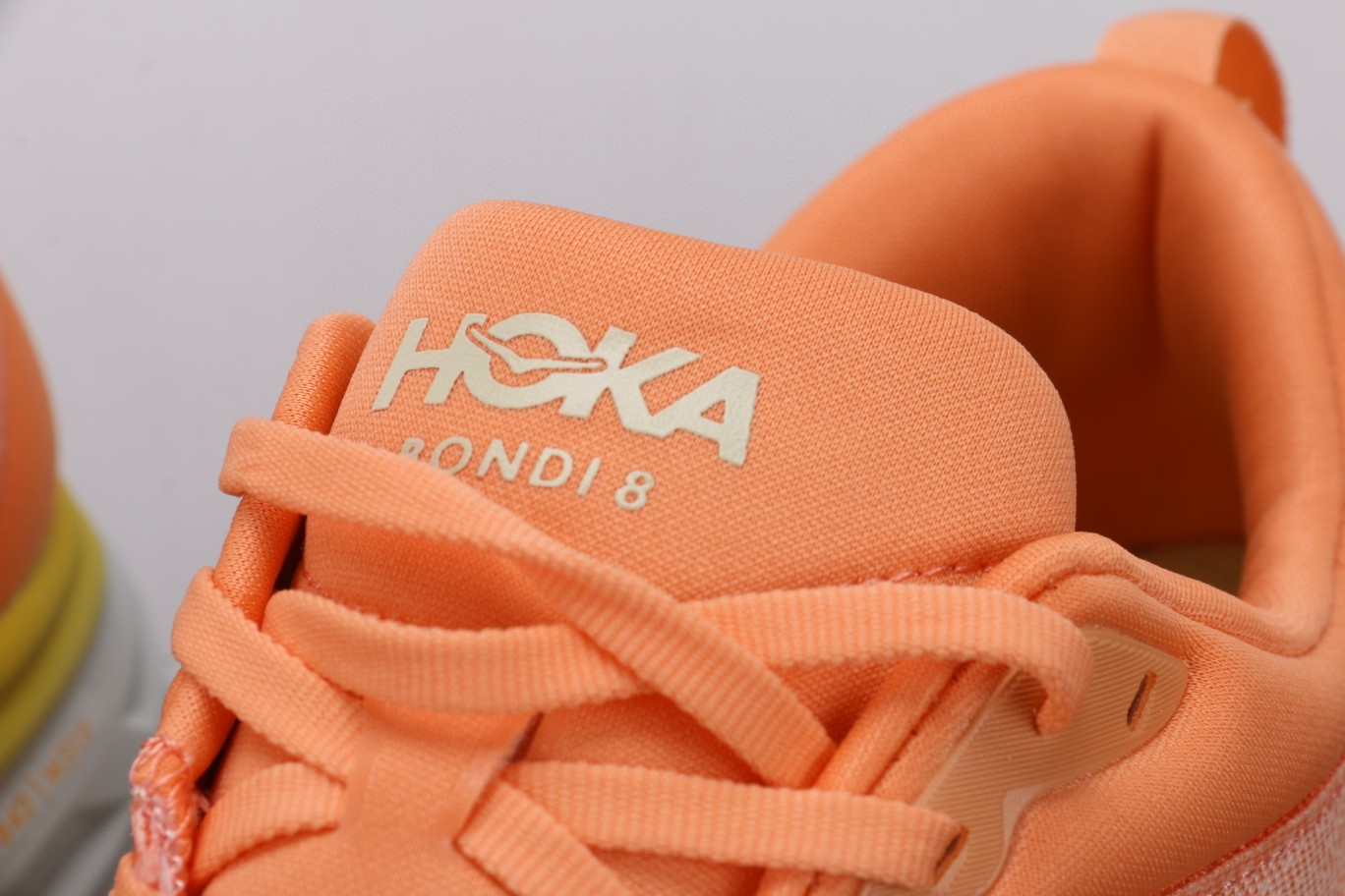 HOKA ONE ONE Bondi 8 邦代8 橙黄色 低筒 运动鞋 跑步鞋 跑鞋 男鞋 1127952-SCPP