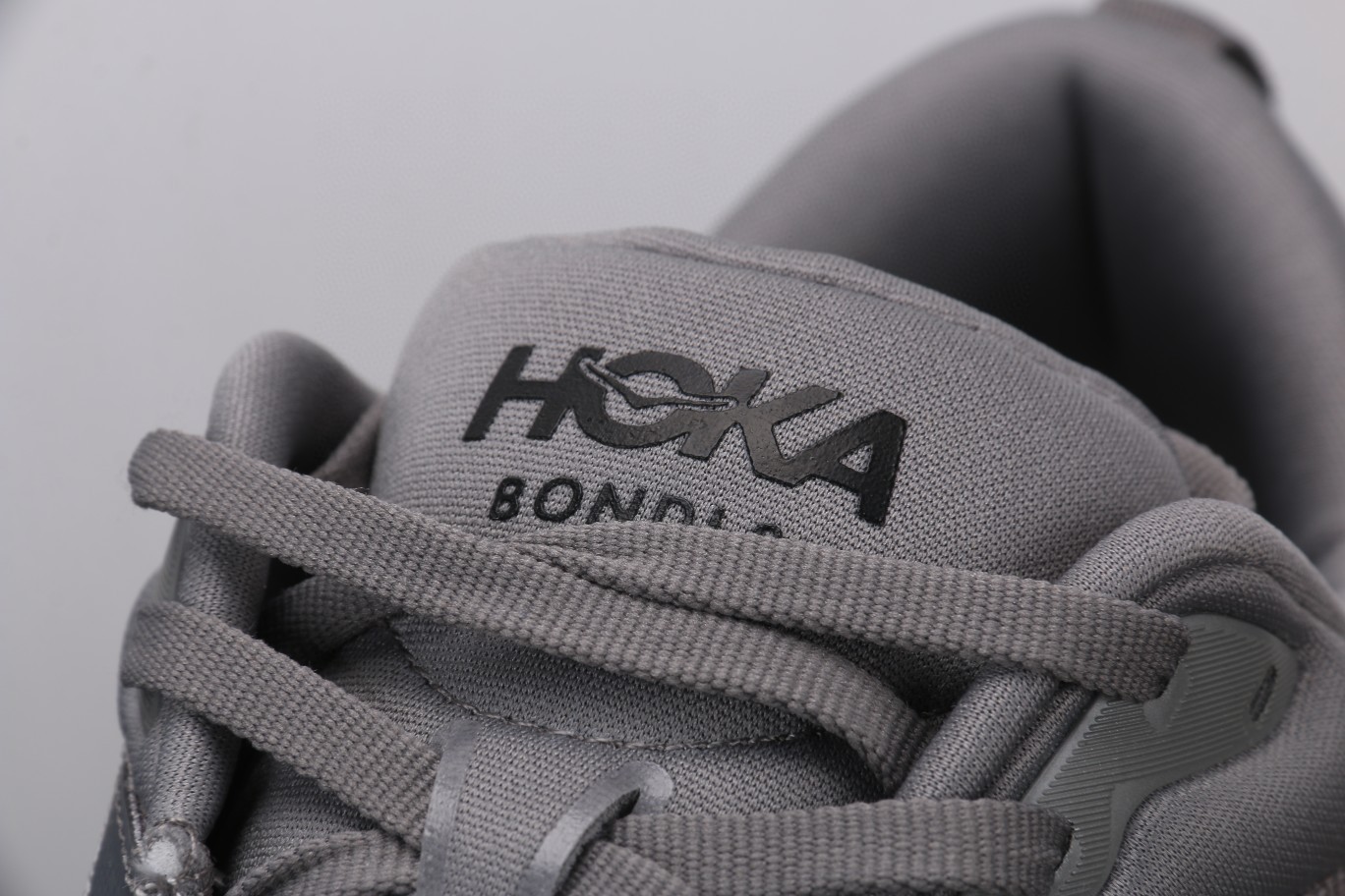 HOKA ONE ONE Bondi 8 邦代8 灰黑 低筒 运动鞋 跑步鞋 跑鞋 男鞋 1127953-SHMS