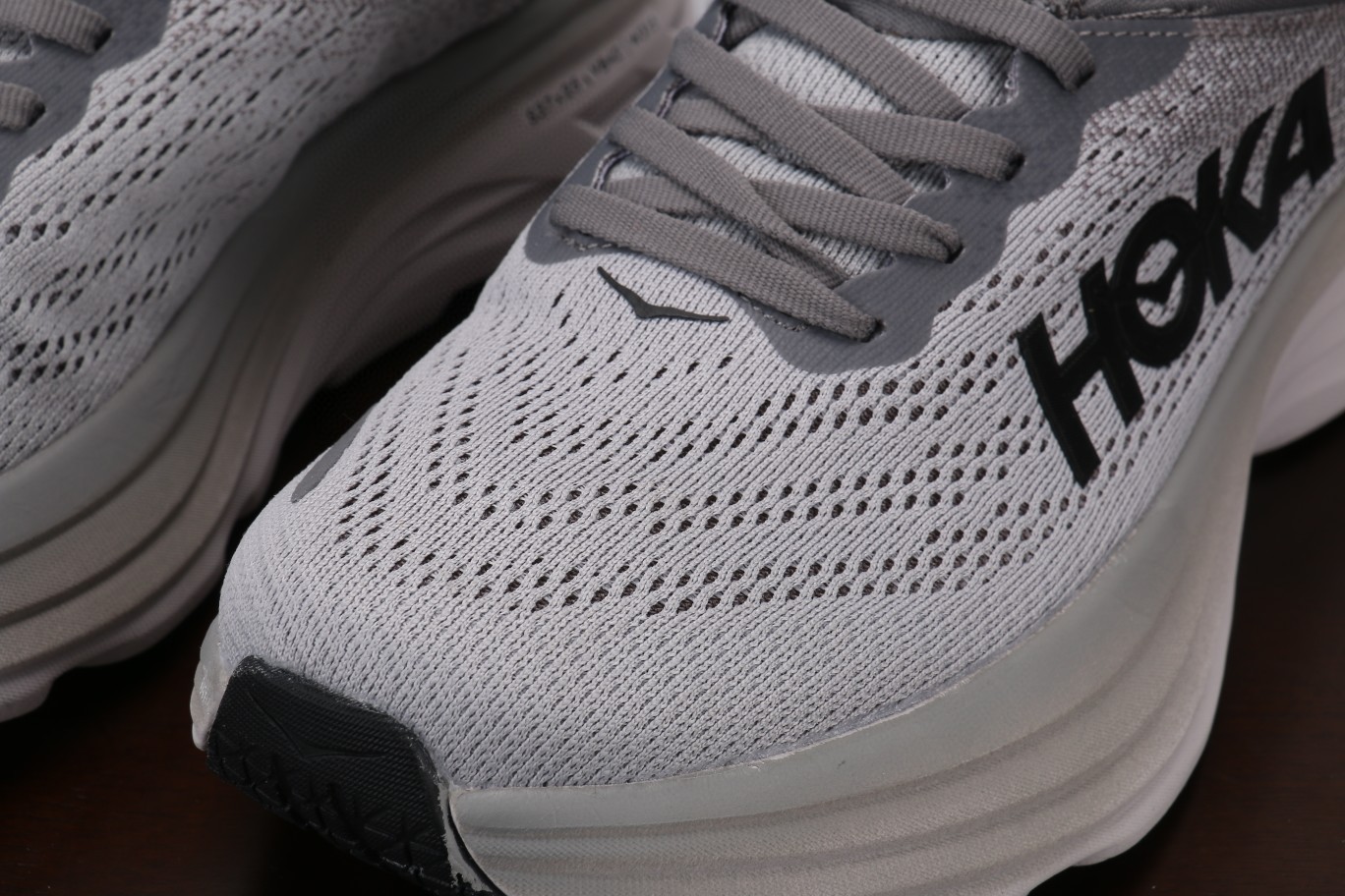 HOKA ONE ONE Bondi 8 邦代8 灰黑 低筒 运动鞋 跑步鞋 跑鞋 男鞋 1127953-SHMS