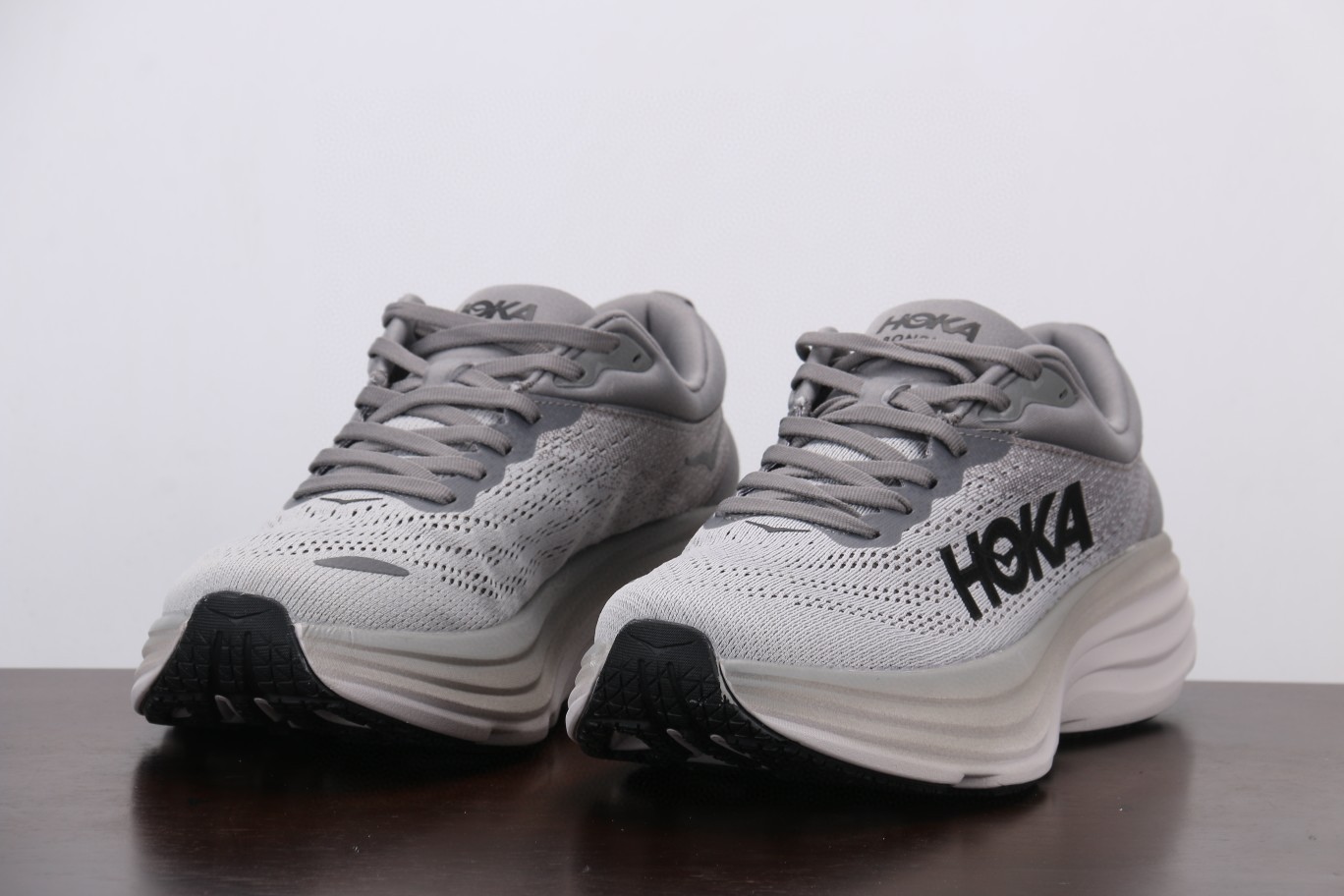 HOKA ONE ONE Bondi 8 邦代8 灰黑 低筒 运动鞋 跑步鞋 跑鞋 男鞋 1127953-SHMS