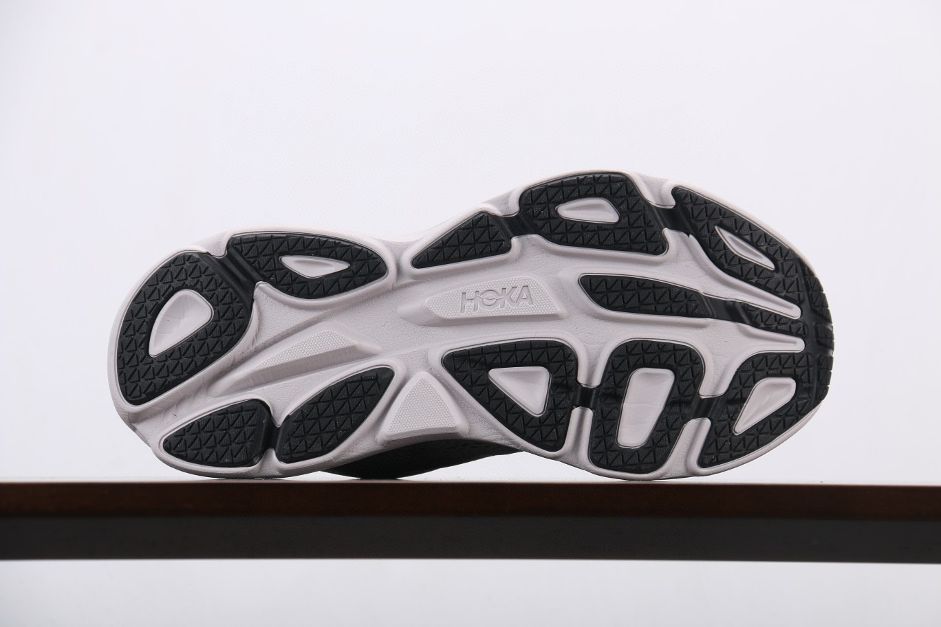 HOKA ONE ONE Bondi 8 邦代8 灰黑 低筒 运动鞋 跑步鞋 跑鞋 男鞋 1127953-SHMS