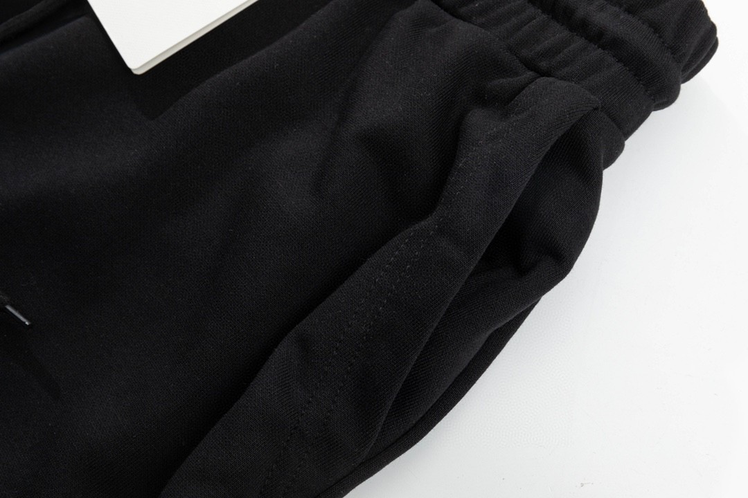 CELINE 赛琳 字母logo 卫裤 黑色 休闲裤 运动裤 短裤 男女同款