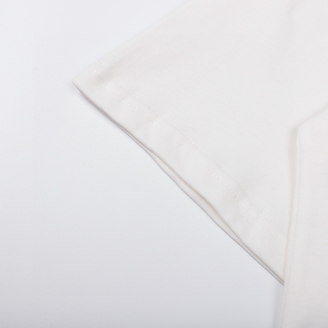 CELINE 赛琳 铆钉字母Logo T恤 白色 圆领 短袖 夏款 男女同款 2X687501F-01OB