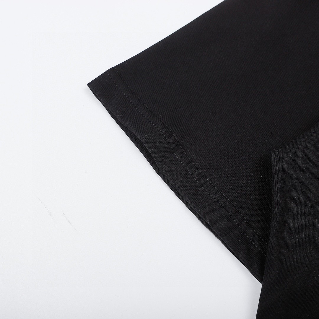 CELINE 赛琳 铆钉字母Logo T恤 黑色 圆领 短袖 夏款 男女同款 501F2X687-38AW