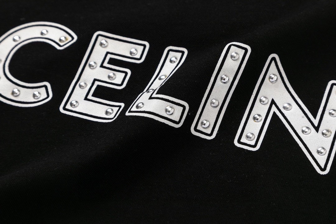 CELINE 赛琳 铆钉字母Logo T恤 黑色 圆领 短袖 夏款 男女同款 501F2X687-38AW