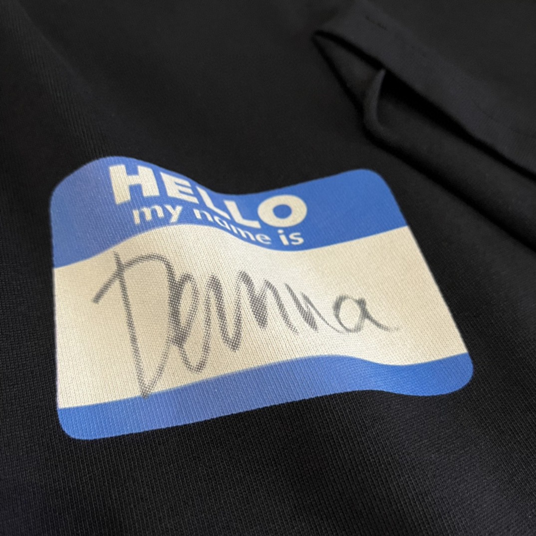 Balenciaga 巴黎世家 胸口Demna签名标签 破洞刀割水洗 短袖 黑色 T 恤 圆领 夏季 男女同款 