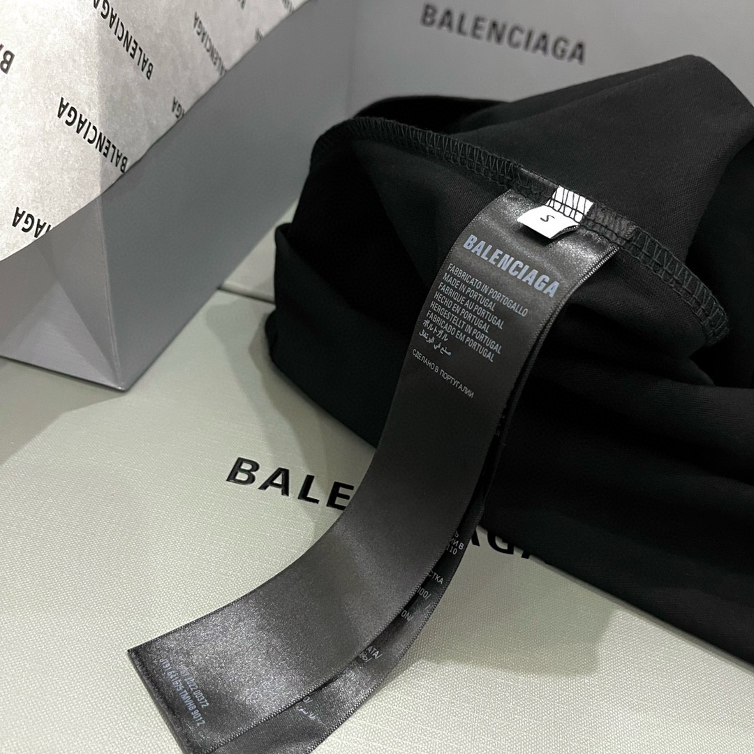 Balenciaga 巴黎世家 胸口冰箱贴标签图案 黑色 短袖 T 恤 圆领 夏季 男女同款 