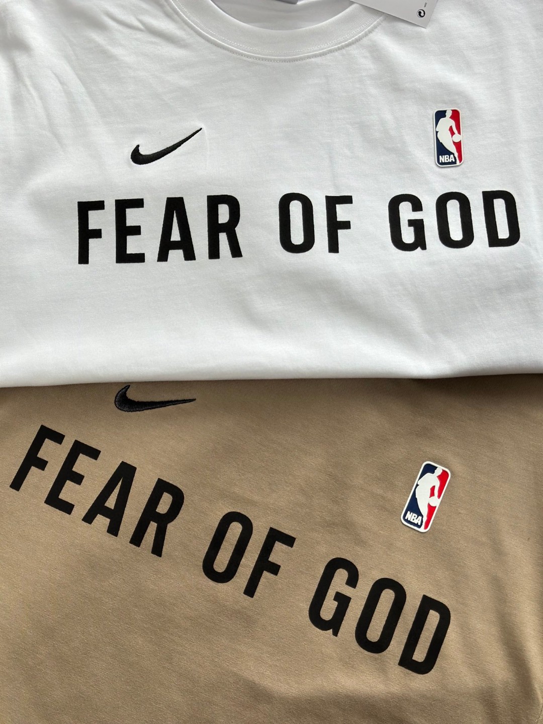 Nike Fear of God NBA 三方联名 FOG 字母印花 短袖 黑色 杏色 白色 卡其色 T恤 圆领 套头 夏款 男女同款 