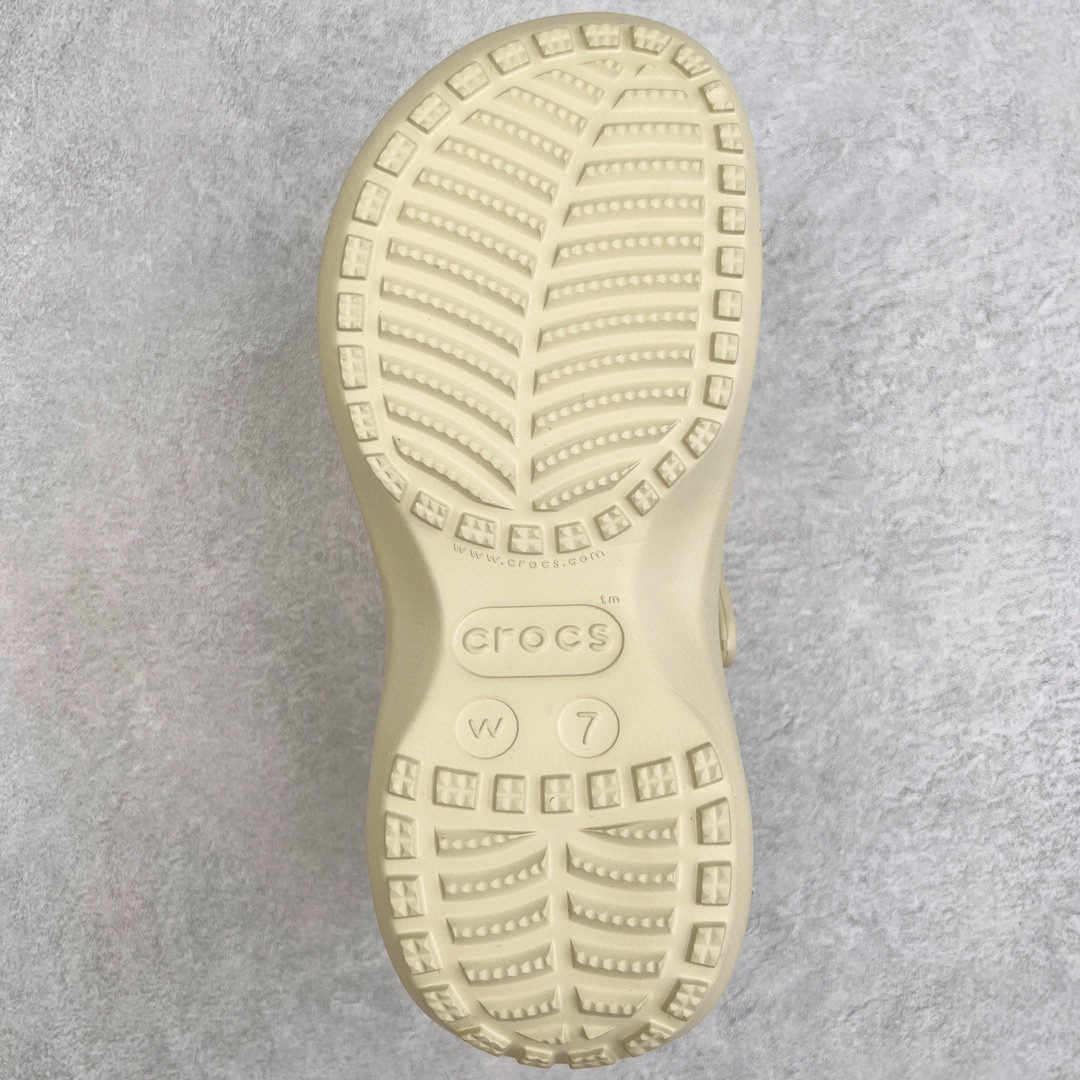 Crocs Classic clog 卡骆驰 云朵沙滩 米色 洞洞鞋 凉鞋 室内外 拖鞋 沙滩鞋 女款 208590-108